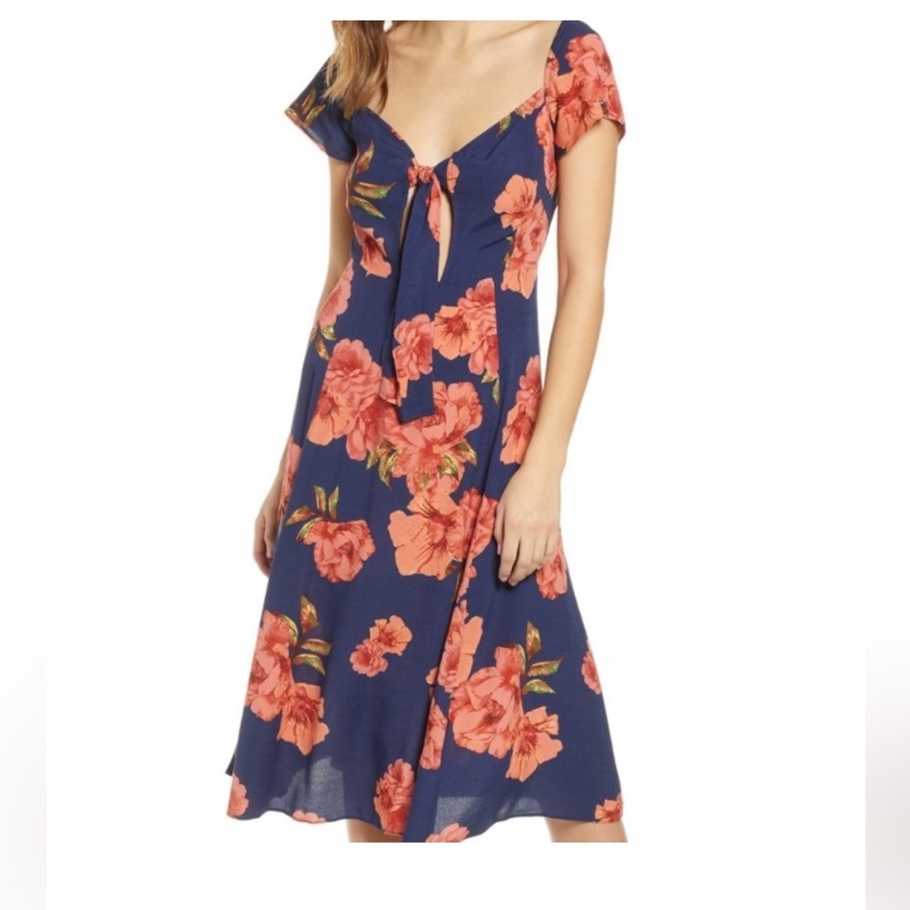 Leith Floral Tie Front Midi Dress. Size Large.